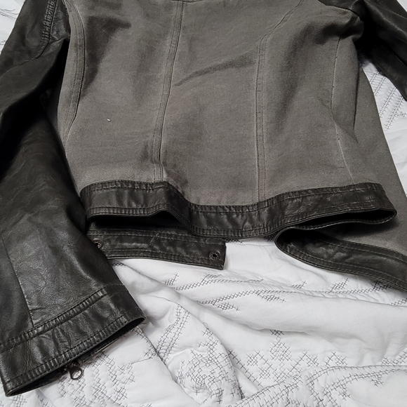 Green Fall Jacket - Picture 4 of 4